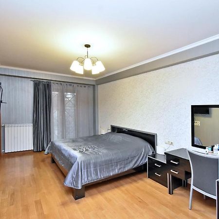 Dos Guest House Jerevan Buitenkant foto