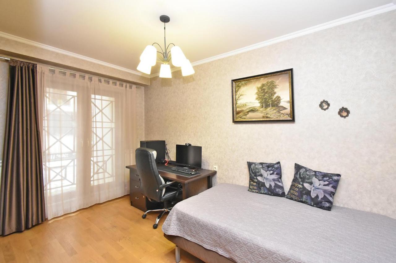 Dos Guest House Jerevan Buitenkant foto