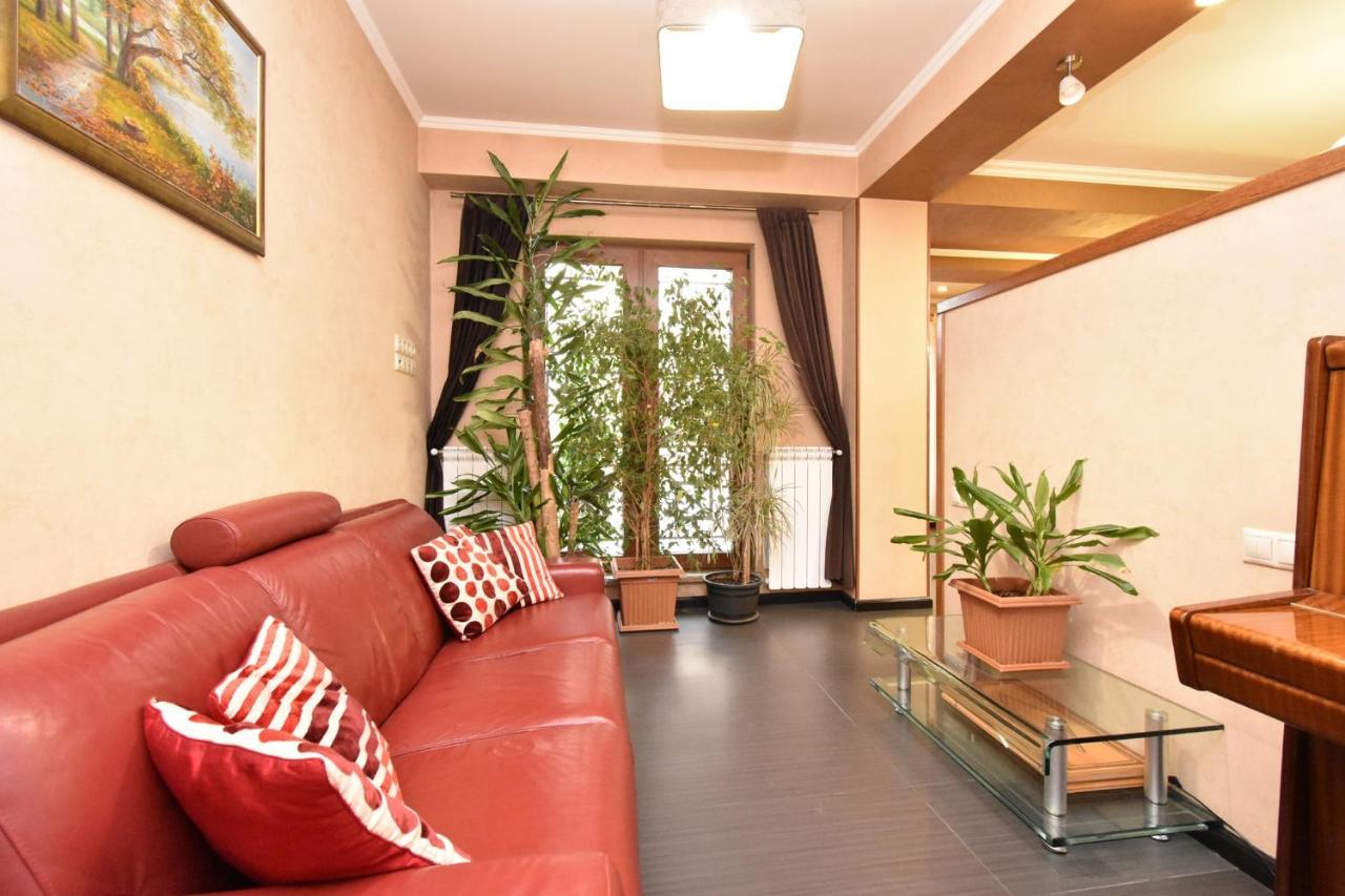 Dos Guest House Jerevan Buitenkant foto