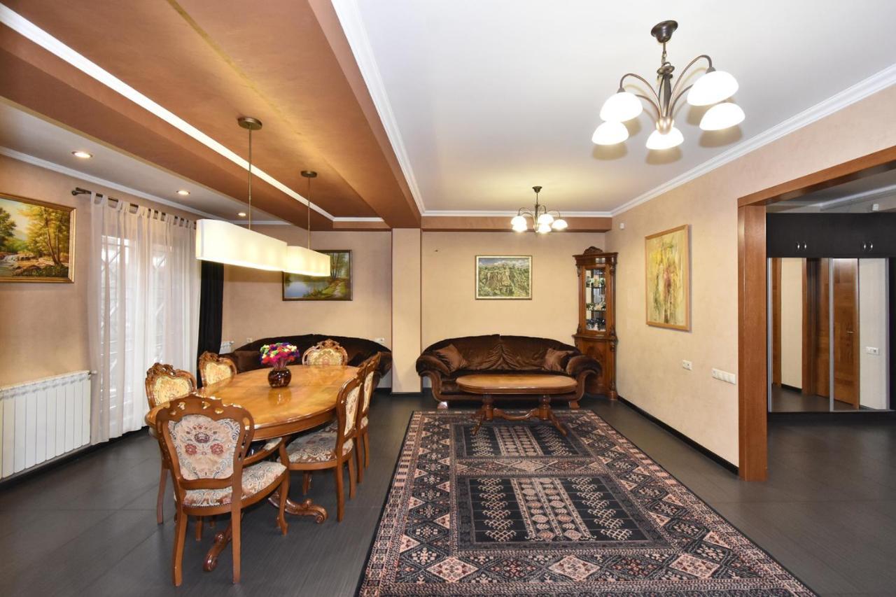 Dos Guest House Jerevan Buitenkant foto
