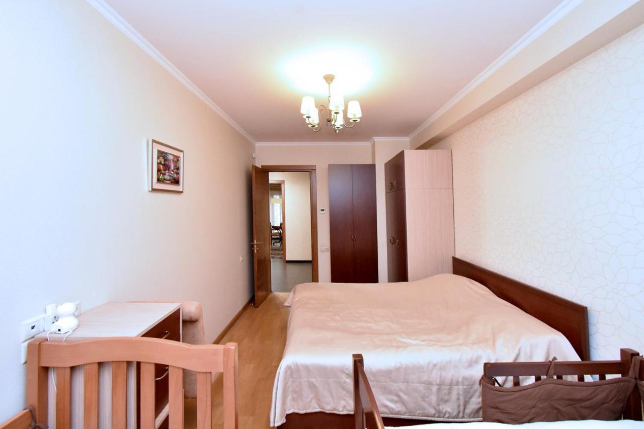 Dos Guest House Jerevan Buitenkant foto